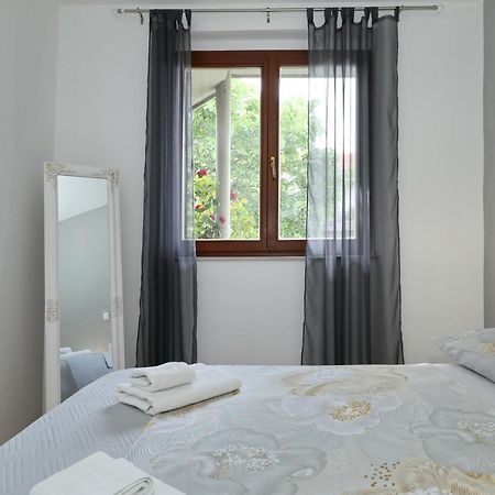 Apartment And Room Mare Задар Экстерьер фото