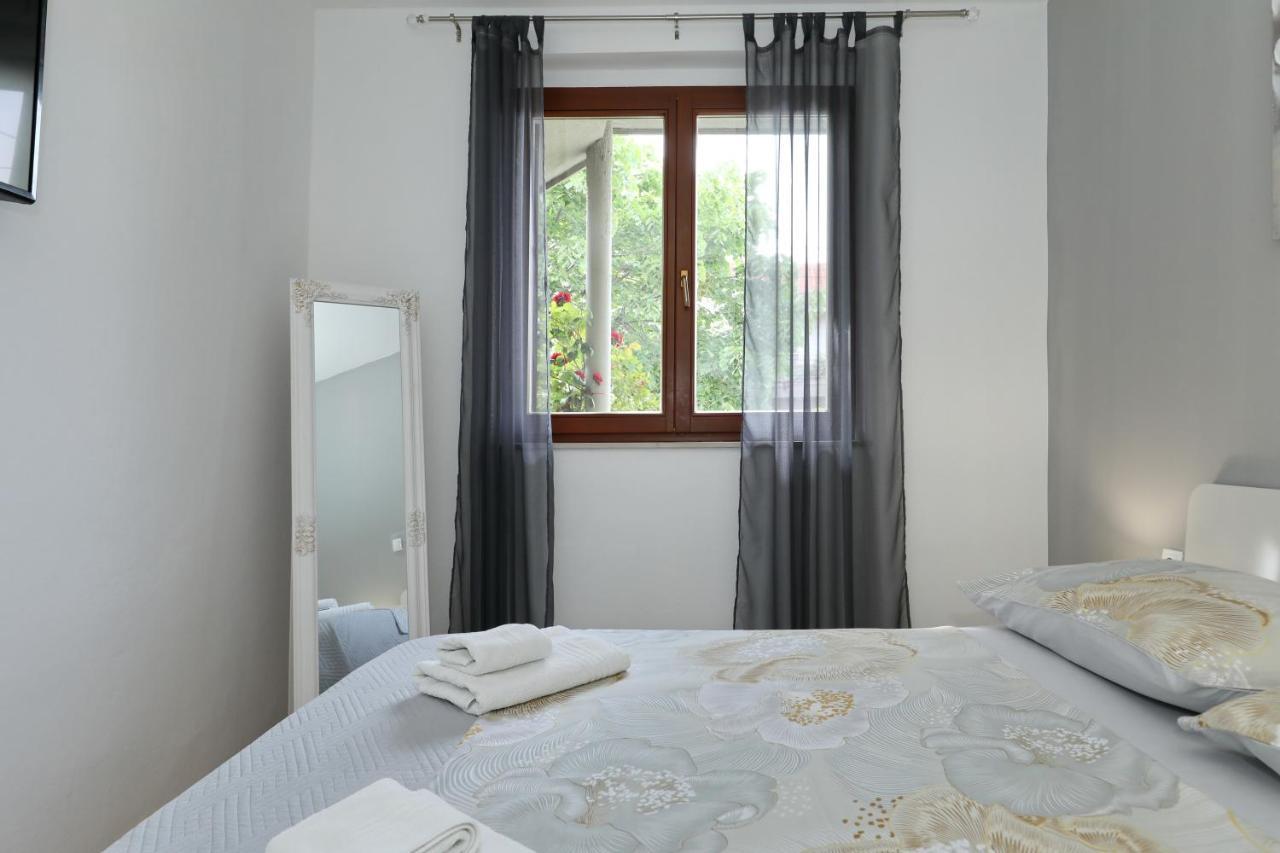 Apartment And Room Mare Задар Экстерьер фото